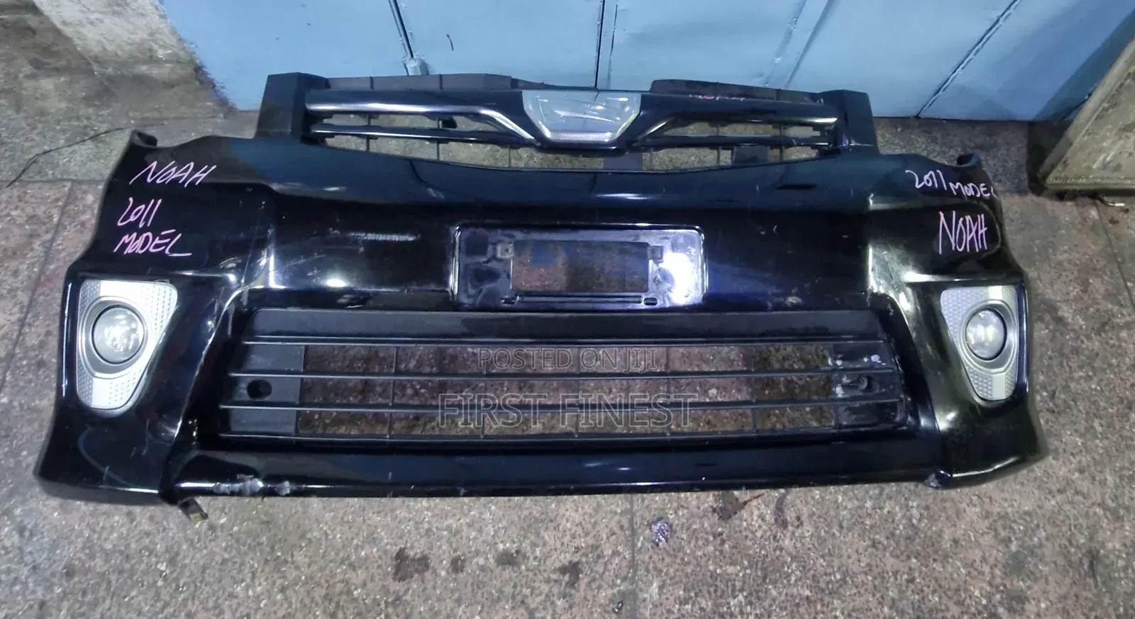 Toyota Noah 2012 Complete With  Grill
