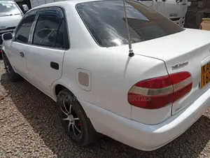 Toyota Corolla 2001 White