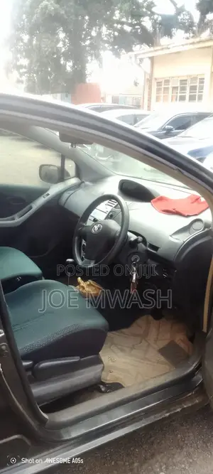 Toyota Vitz 1.0 FWD 5dr 2007 Black
