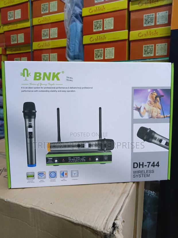 Take the Stage: BNK DH-744 High-Fidelity Wireless Microphone Set