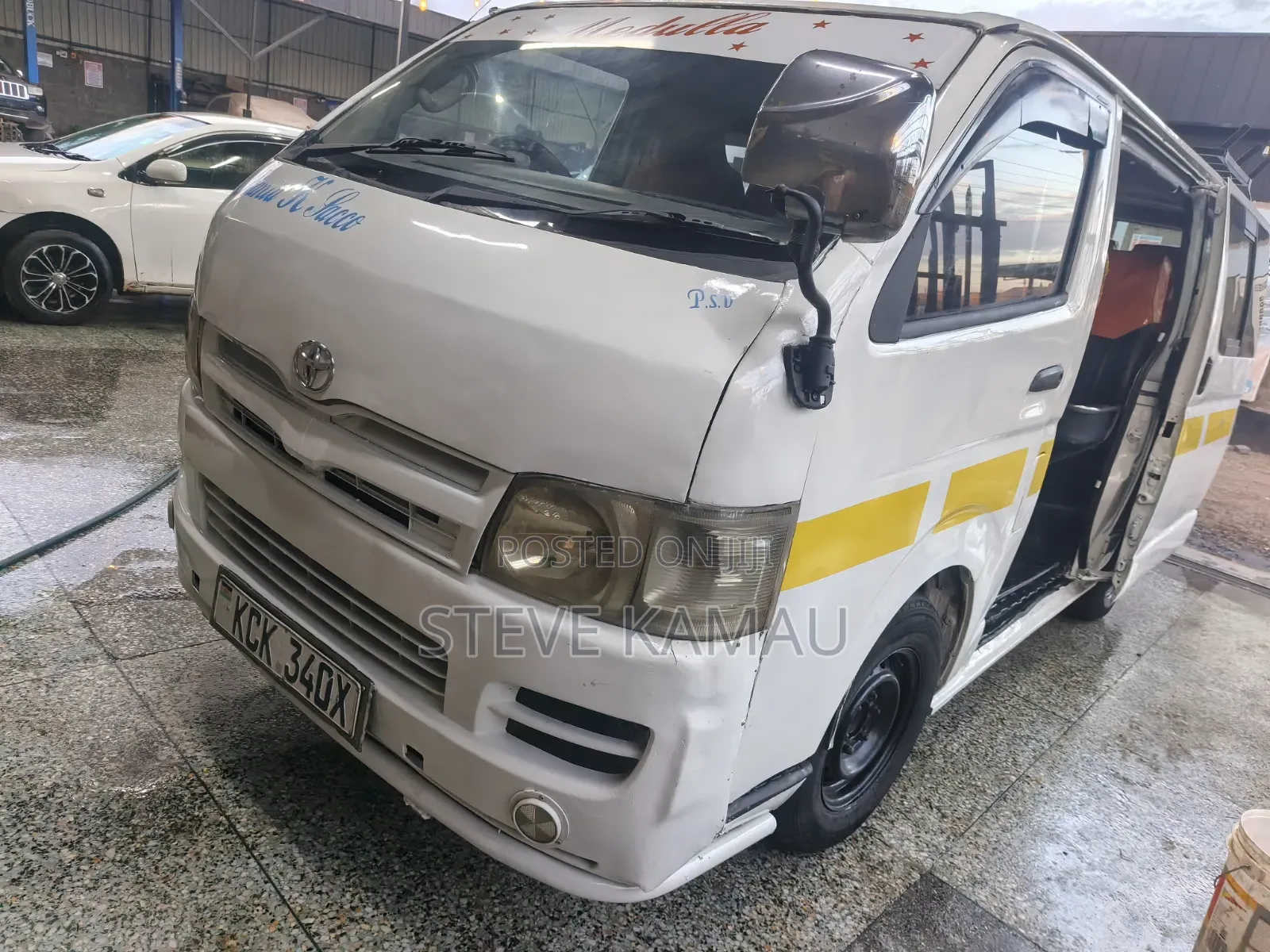 Toyota HiAce 2011 White