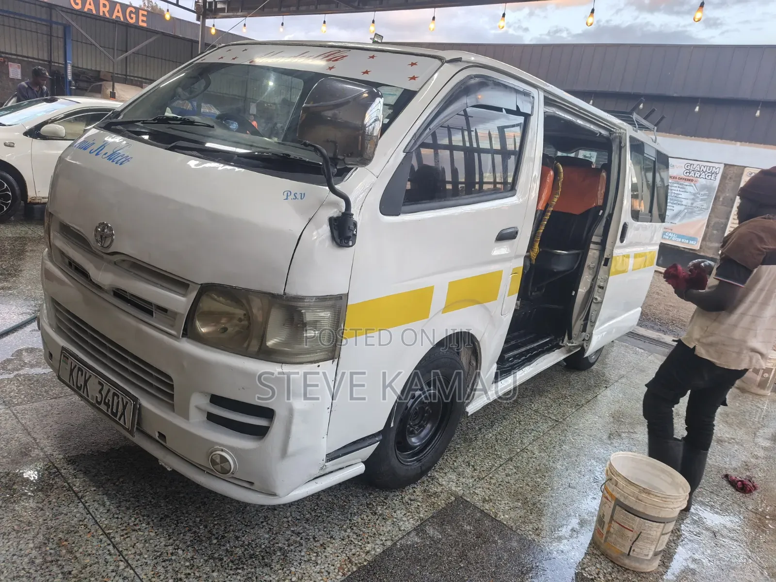 Toyota HiAce 2011 White