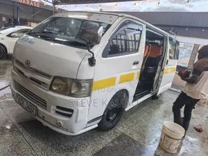 Toyota HiAce 2011 White