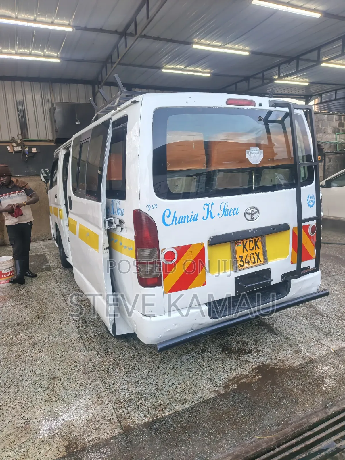 Toyota HiAce 2011 White