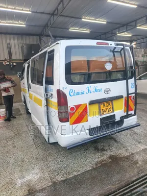 Toyota HiAce 2011 White