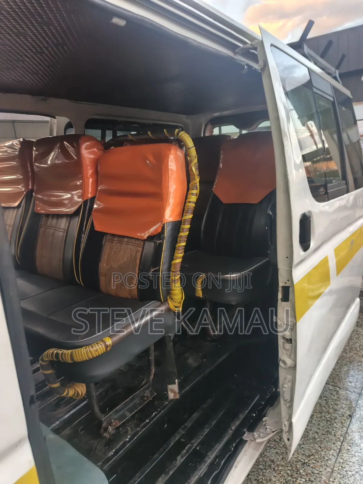 Toyota HiAce 2011 White