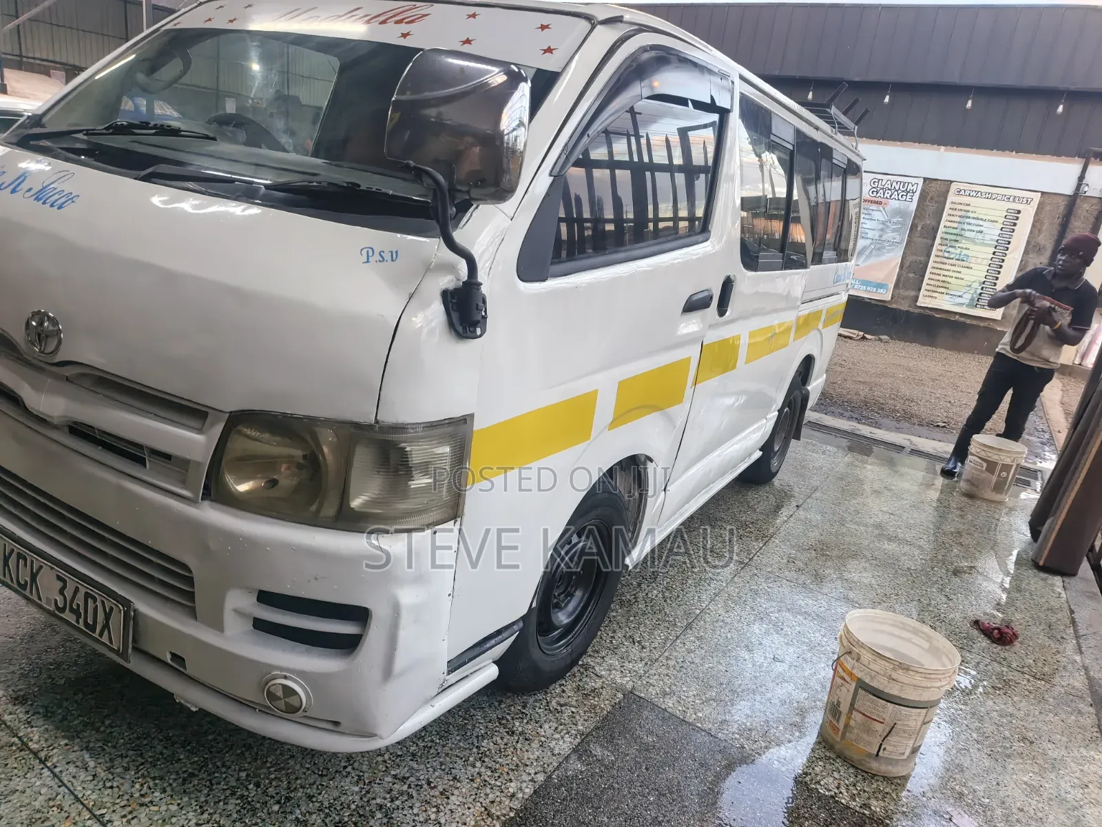 Toyota HiAce 2011 White