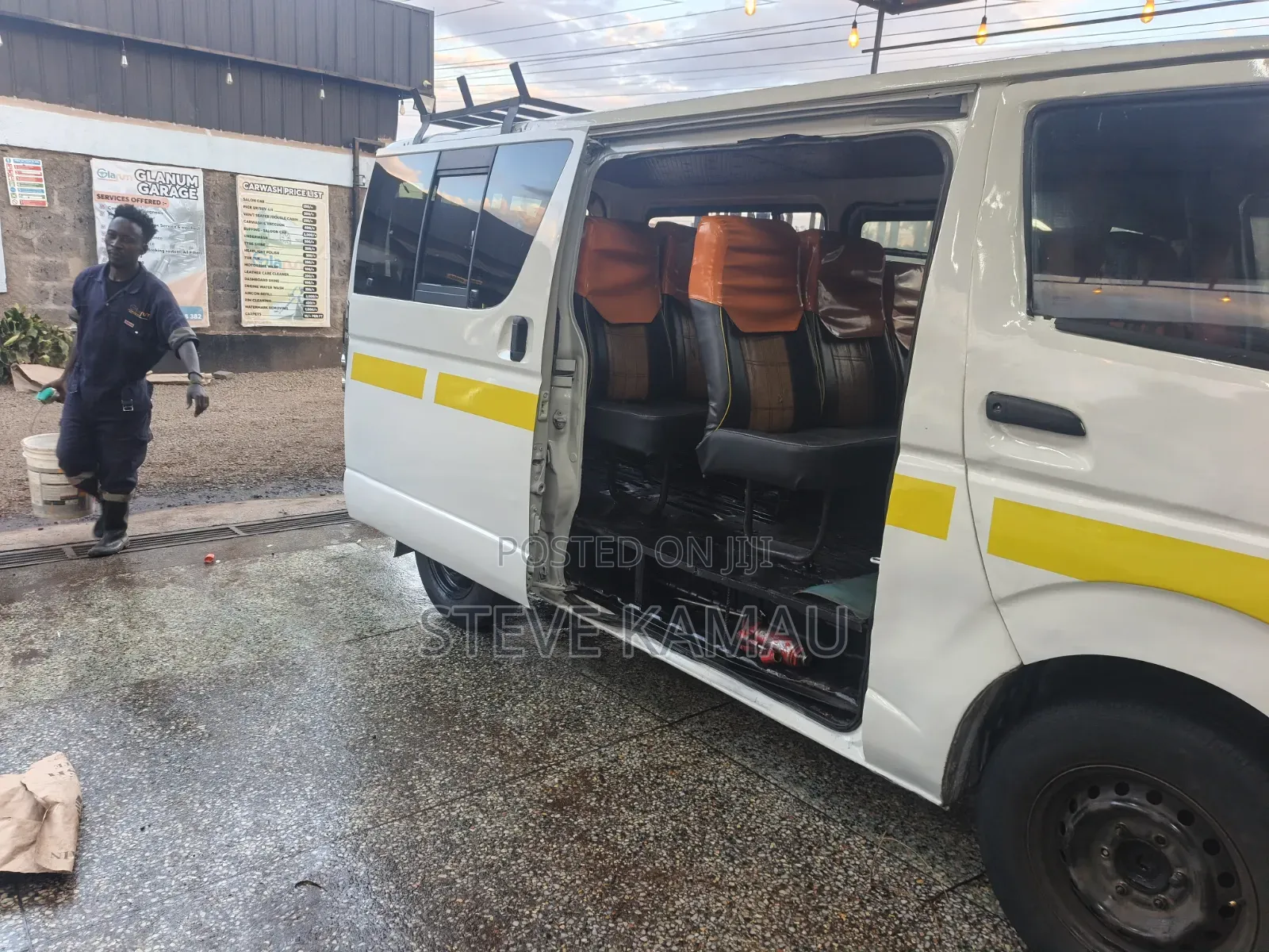 Toyota HiAce 2011 White