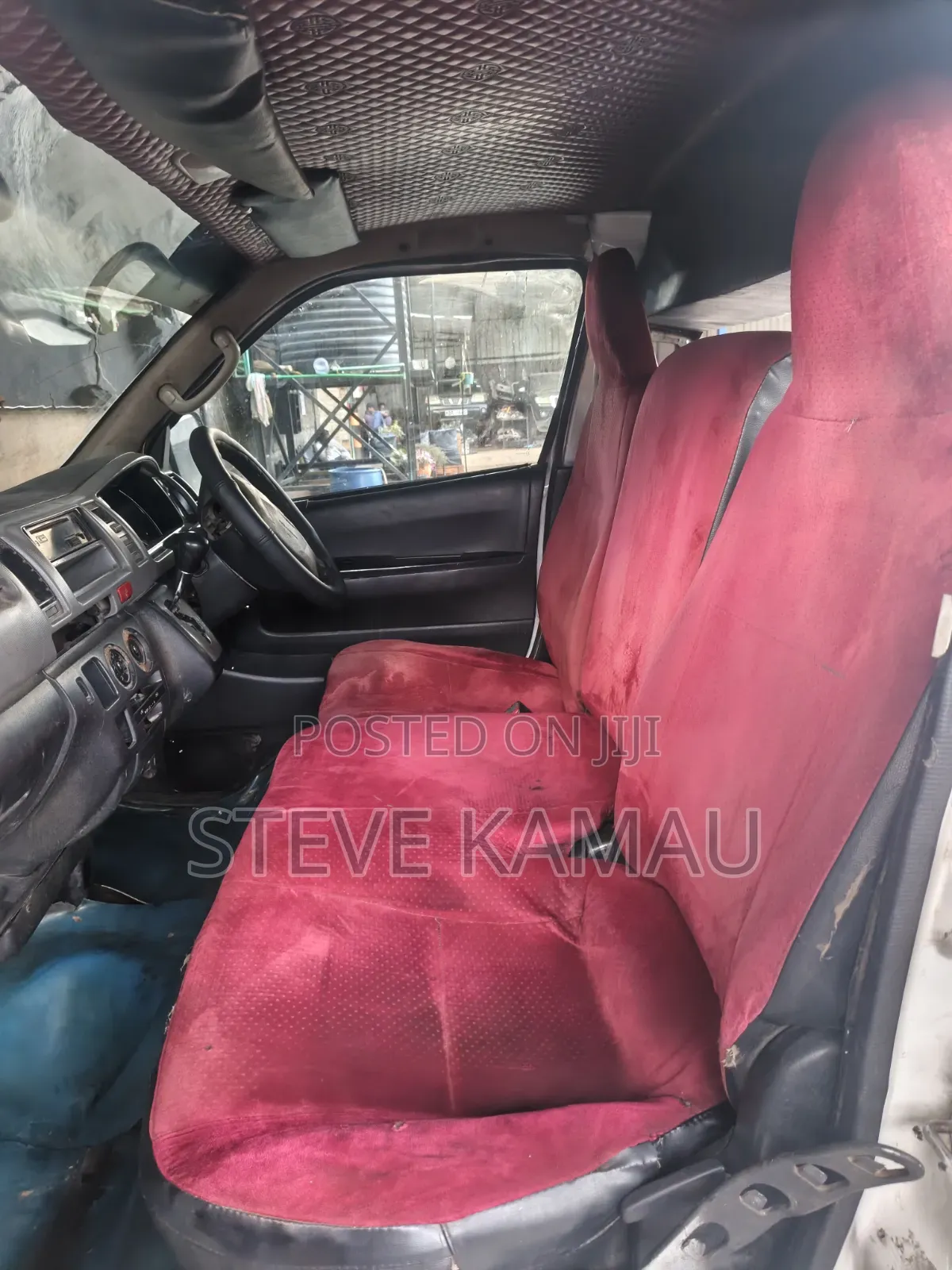 Toyota HiAce 2011 White