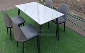 Executive 4 Seaters With Table Top Glass