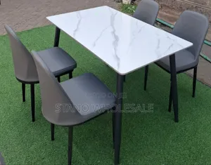 Executive 4 Seaters With Table Top Glass