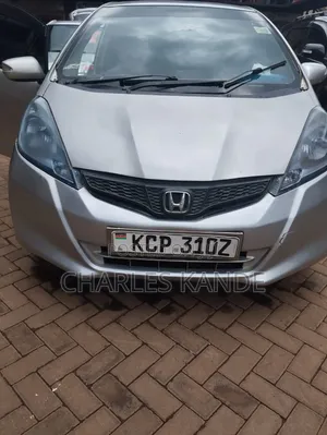 Honda Fit Automatic 2011 Silver