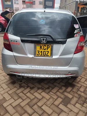 Honda Fit Automatic 2011 Silver