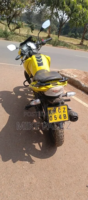 TVS Apache 160 4V 2016 Yellow