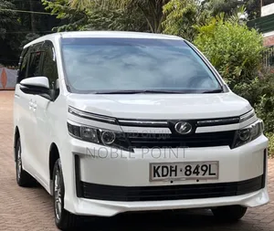 Toyota Voxy 2016 White