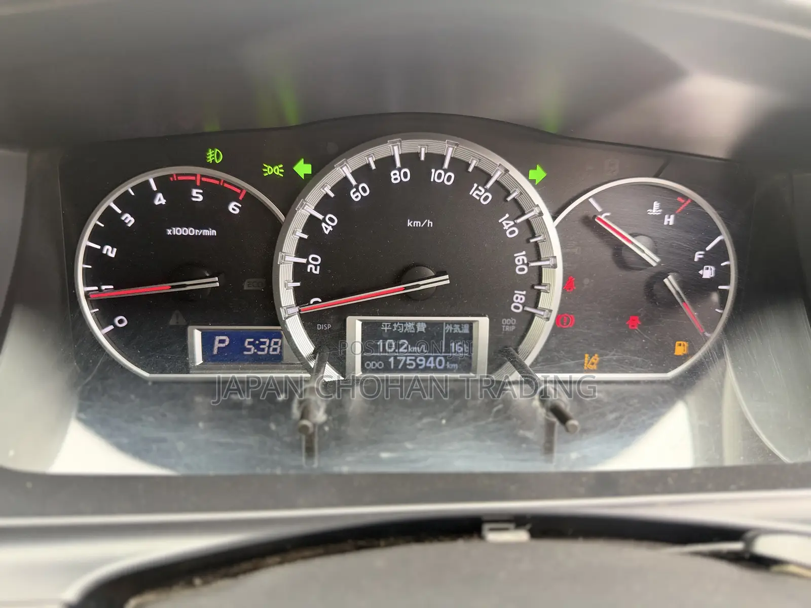 Toyota HiAce 2019 White