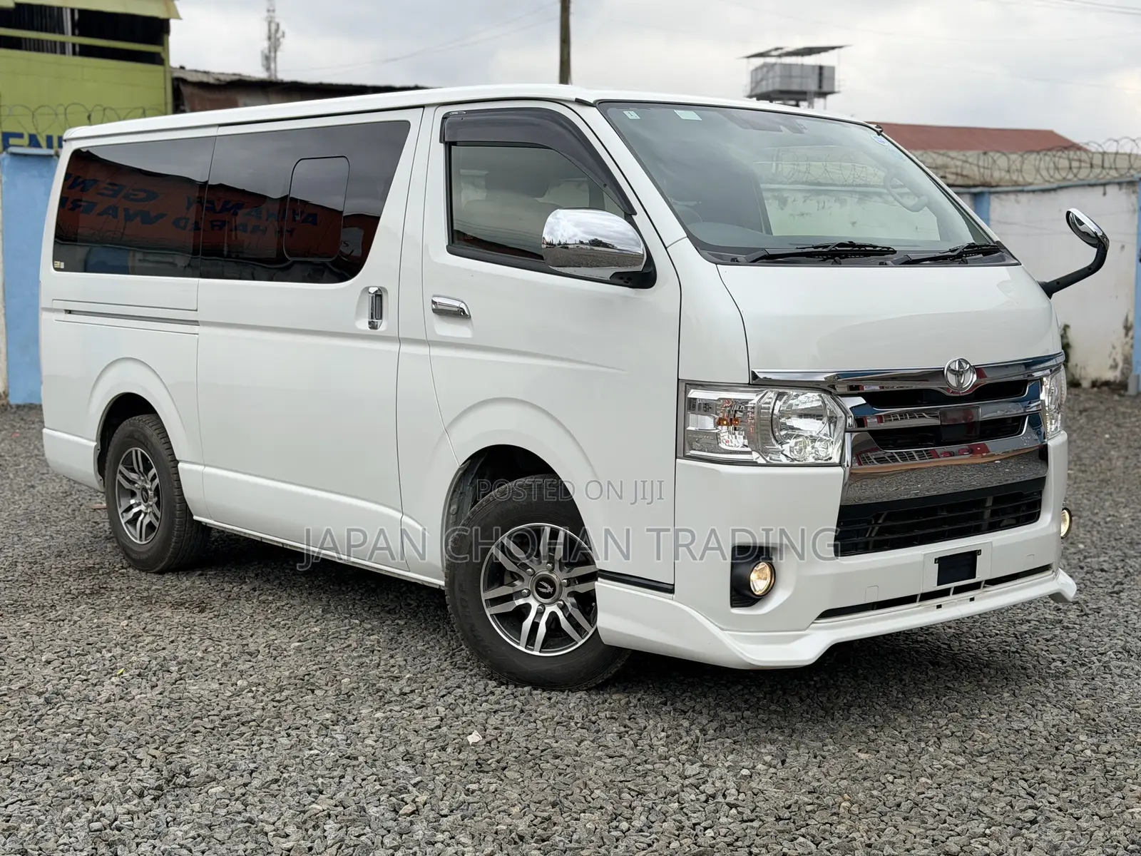 Toyota HiAce 2019 White