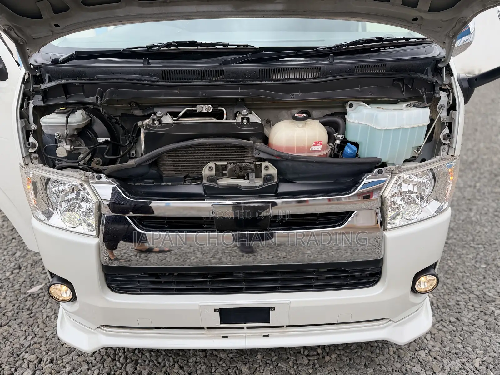 Toyota HiAce 2019 White