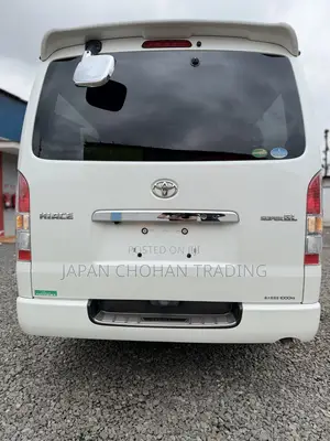 Toyota HiAce 2019 White