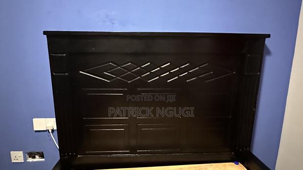 4*6 Black Wooden Bed - main view