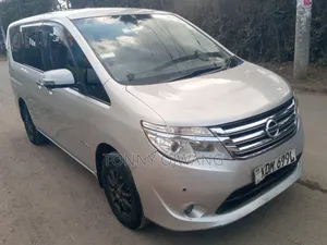 Nissan Serena 2016 Silver