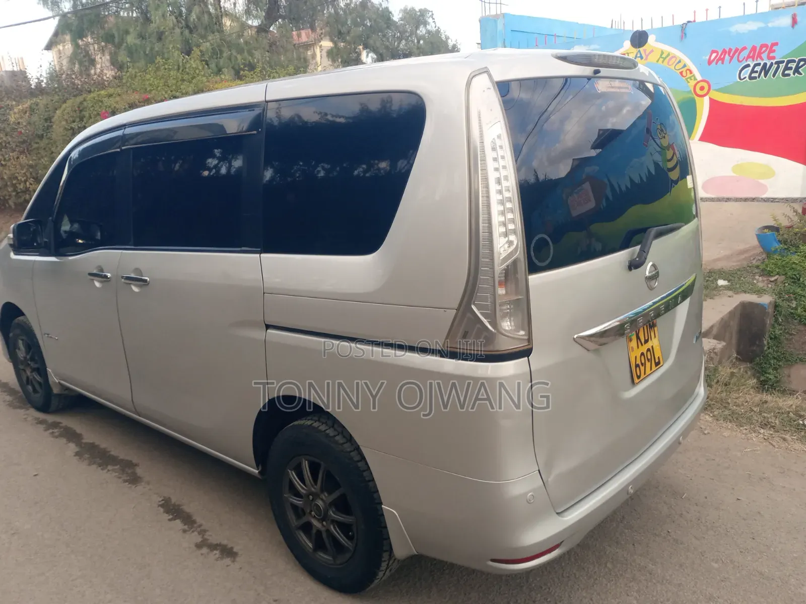 Nissan Serena 2016 Silver