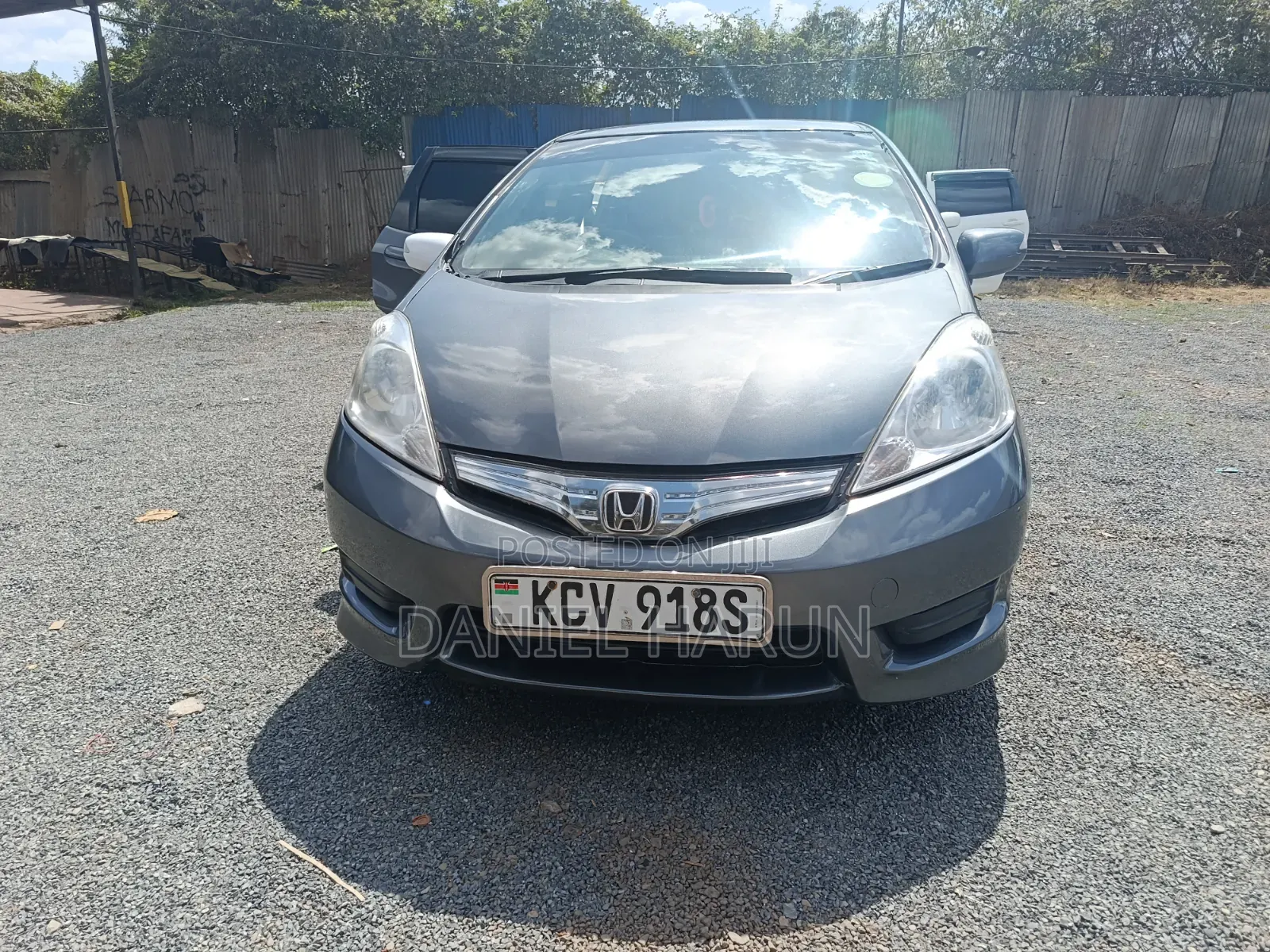 Honda Fit Shuttle 1.3 Hybrid 2WD 2012 Silver