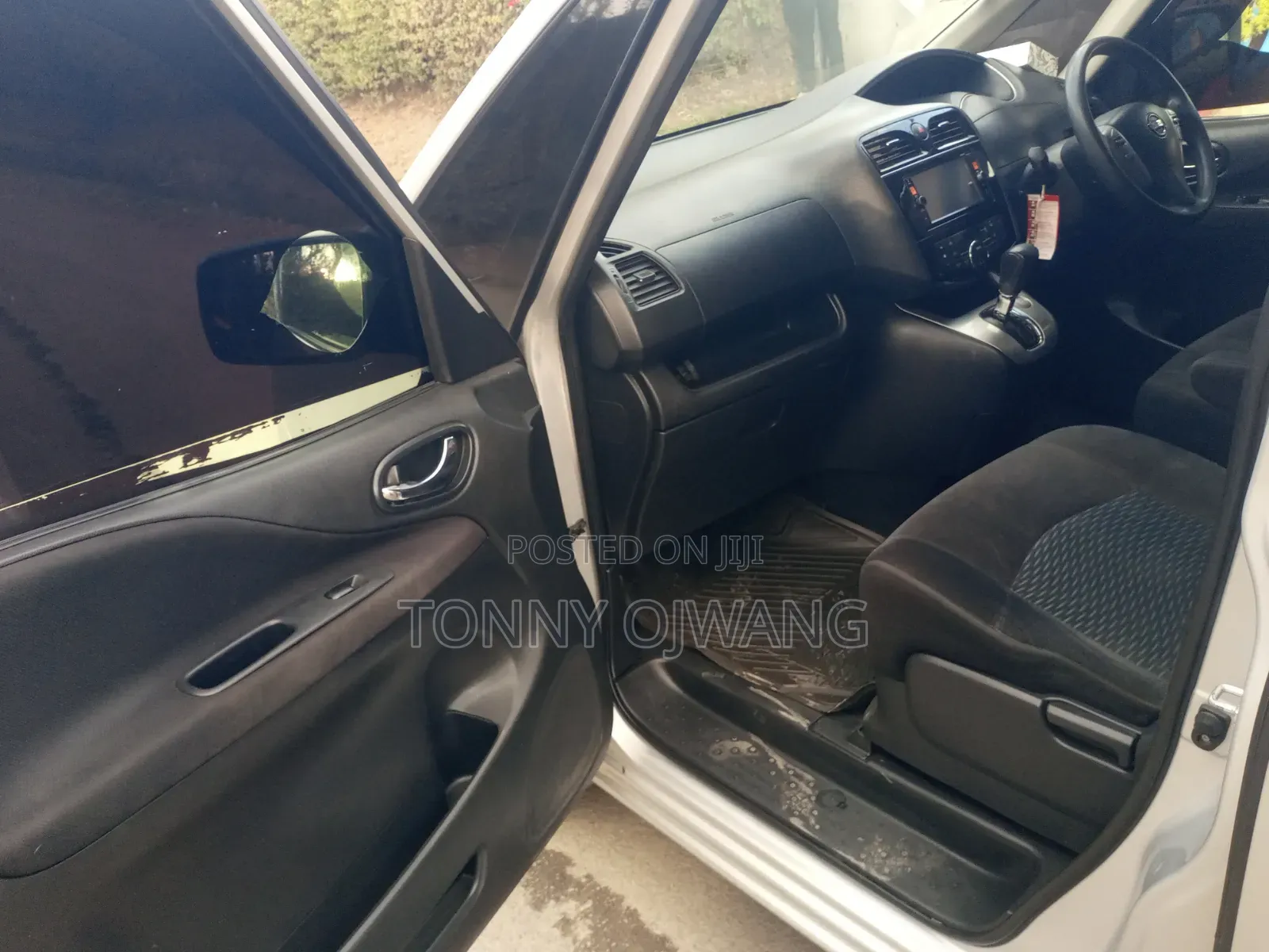 Nissan Serena 2016 Silver