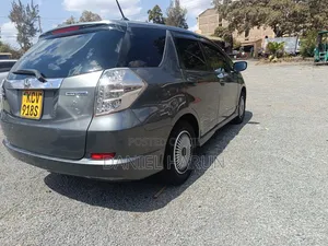 Honda Fit Shuttle 1.3 Hybrid 2WD 2012 Silver