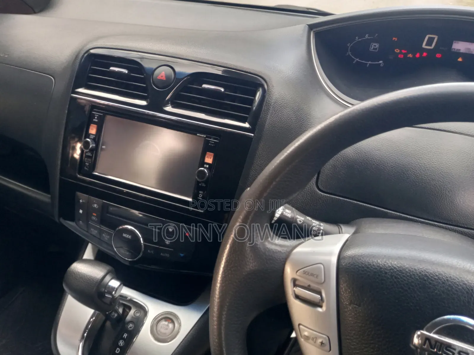 Nissan Serena 2016 Silver