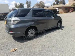 Honda Fit Shuttle 1.3 Hybrid 2WD 2012 Silver