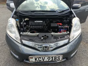 Honda Fit Shuttle 1.3 Hybrid 2WD 2012 Silver