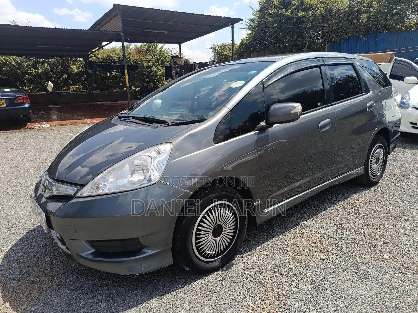 Honda Fit Shuttle 1.3 Hybrid 2WD 2012 Silver