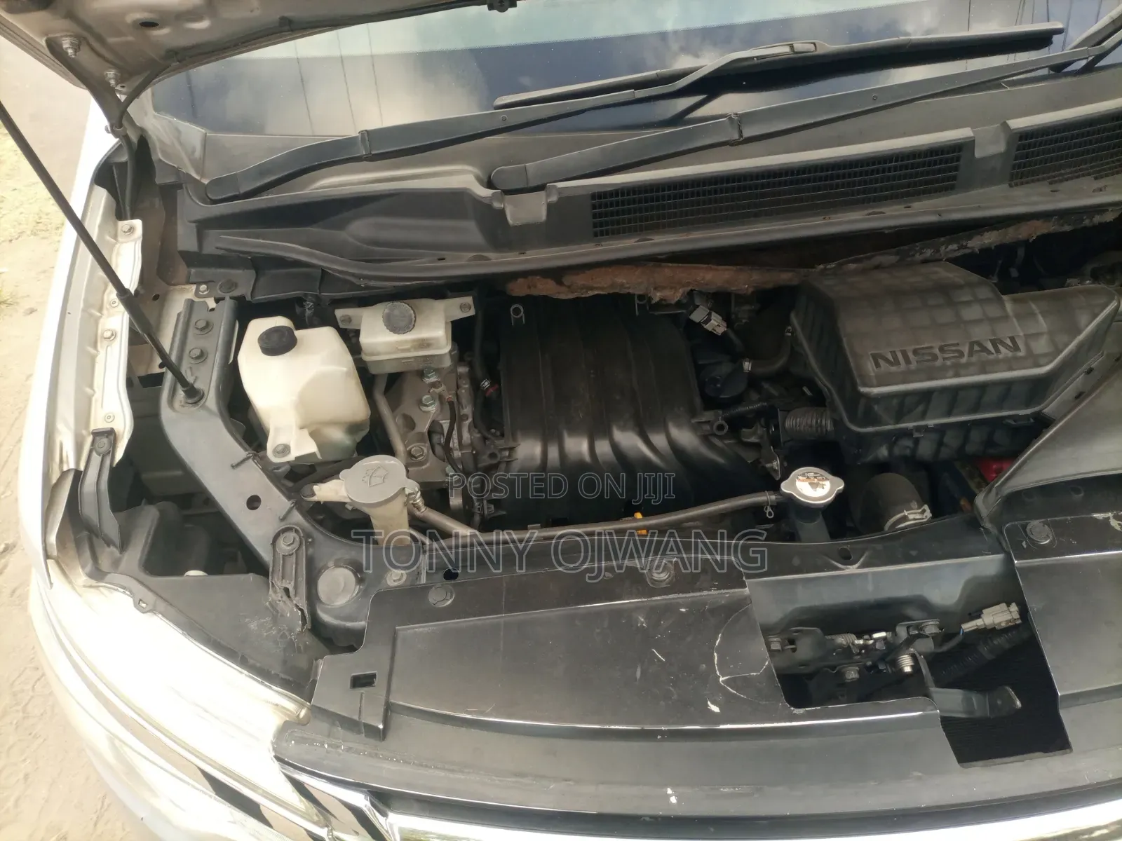 Nissan Serena 2016 Silver