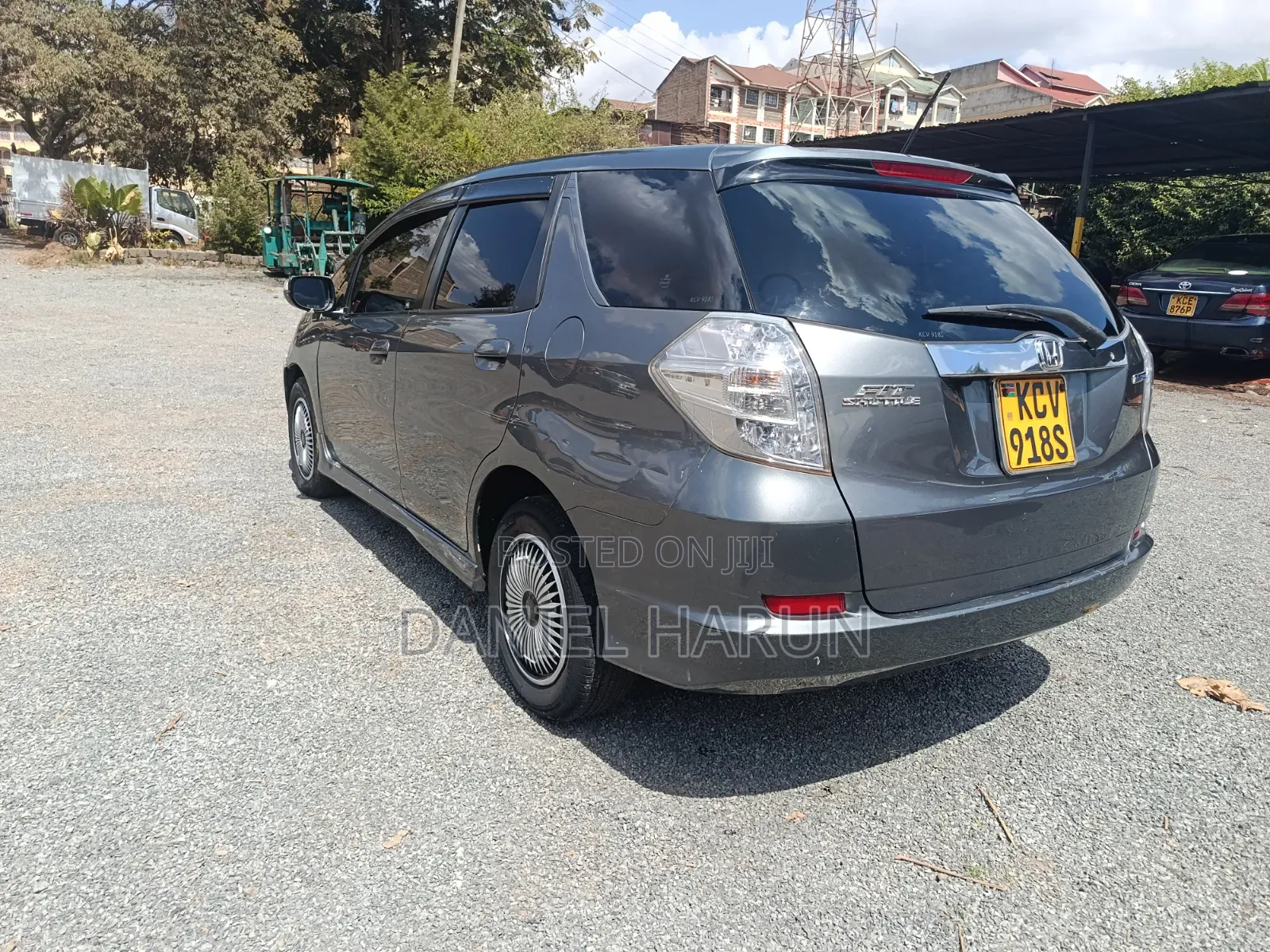 Honda Fit Shuttle 1.3 Hybrid 2WD 2012 Silver