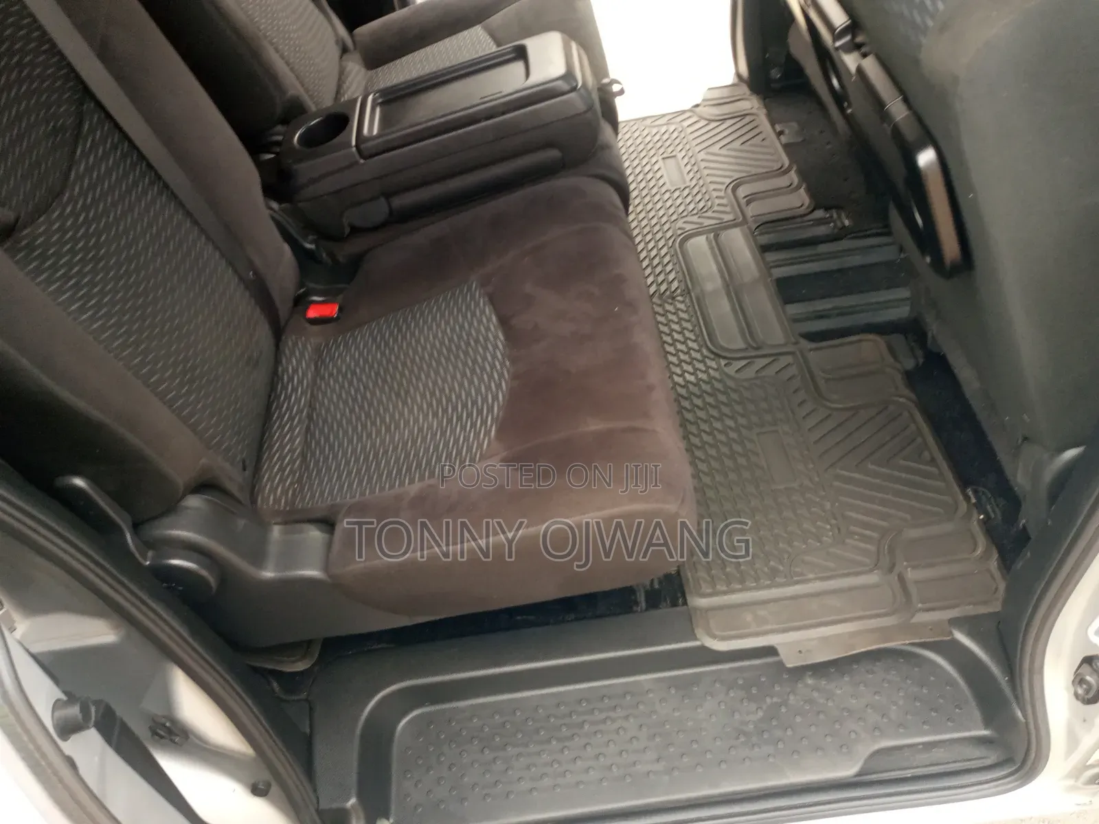 Nissan Serena 2016 Silver