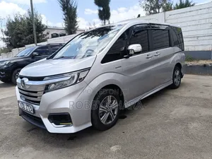 Honda Stepwgn 2017 Silver