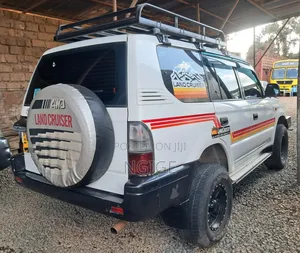 Toyota Land Cruiser 2003 White
