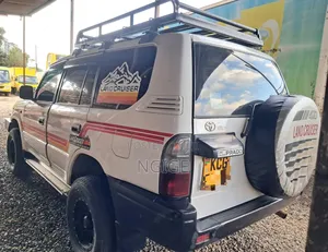 Toyota Land Cruiser 2003 White
