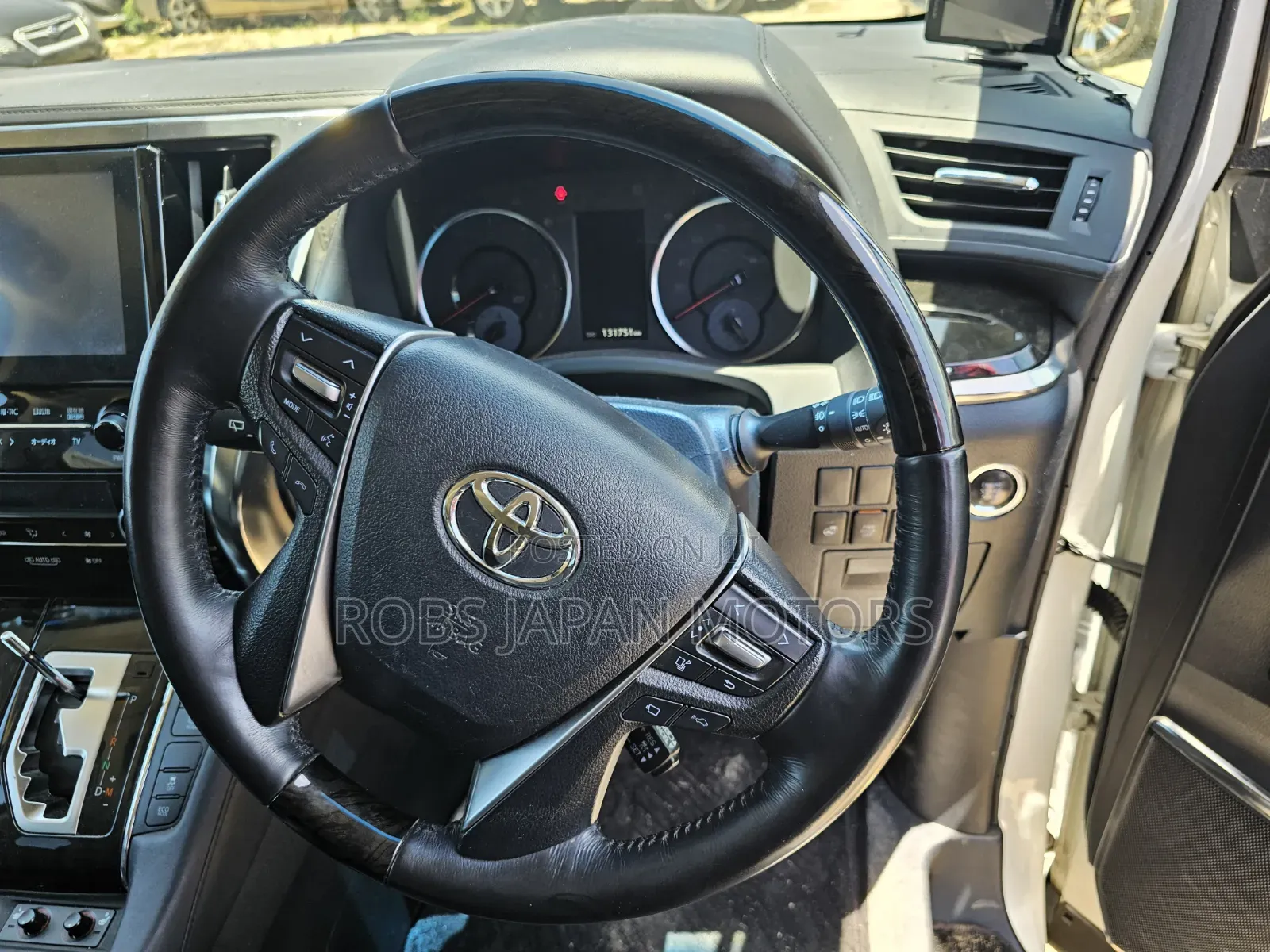 Toyota Alphard 2.5 Petrol AWD 2018 Pearl