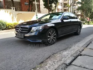 Mercedes-Benz 300E 2019 Black