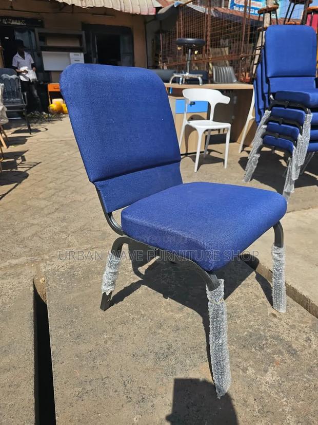 Heavy Duty Conference Chair - thumbnail 2
