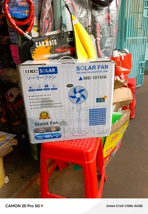 18" Solar Powered Stand Fan With Left_right Automatic Shaking Head