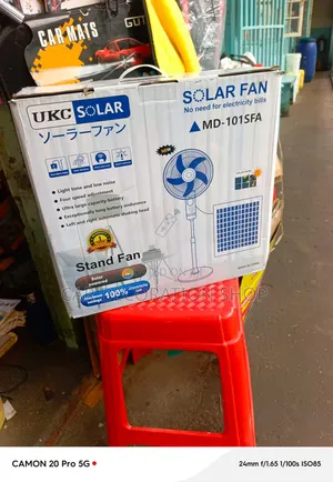 18" Solar Powered and Reacheargeable Cooling Stand Fan