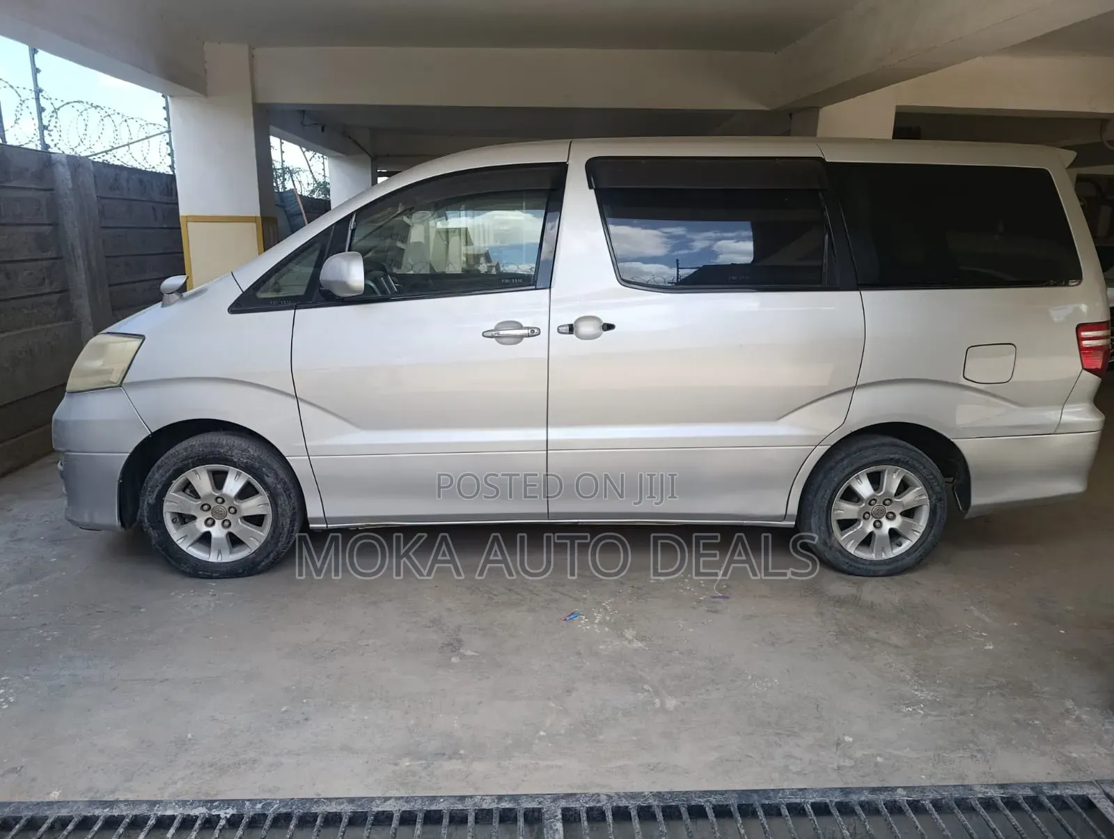 Toyota Alphard 2.4 Petrol FWD 2006 Silver
