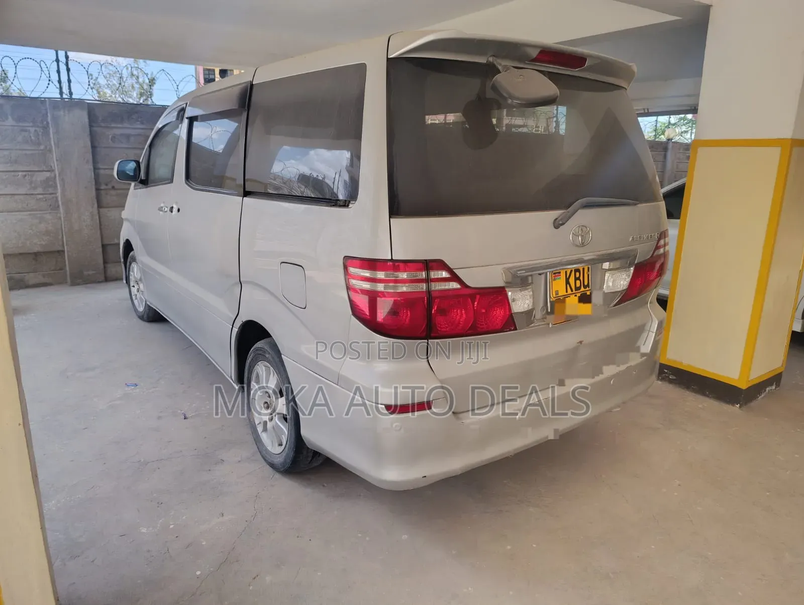 Toyota Alphard 2.4 Petrol FWD 2006 Silver