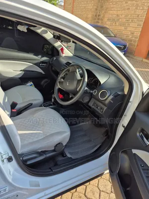 Mitsubishi Mirage 2020 Pearl