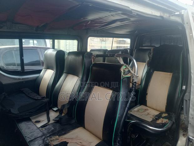 Toyota HiAce 2011 Silver