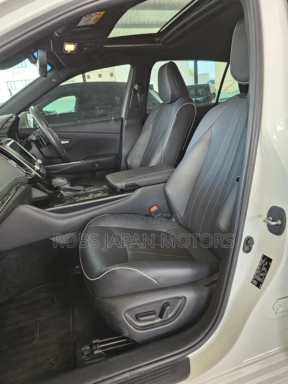 Toyota Crown 2019 Off white
