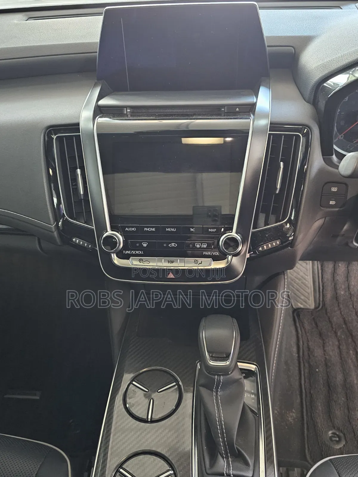 Toyota Crown 2019 Off white